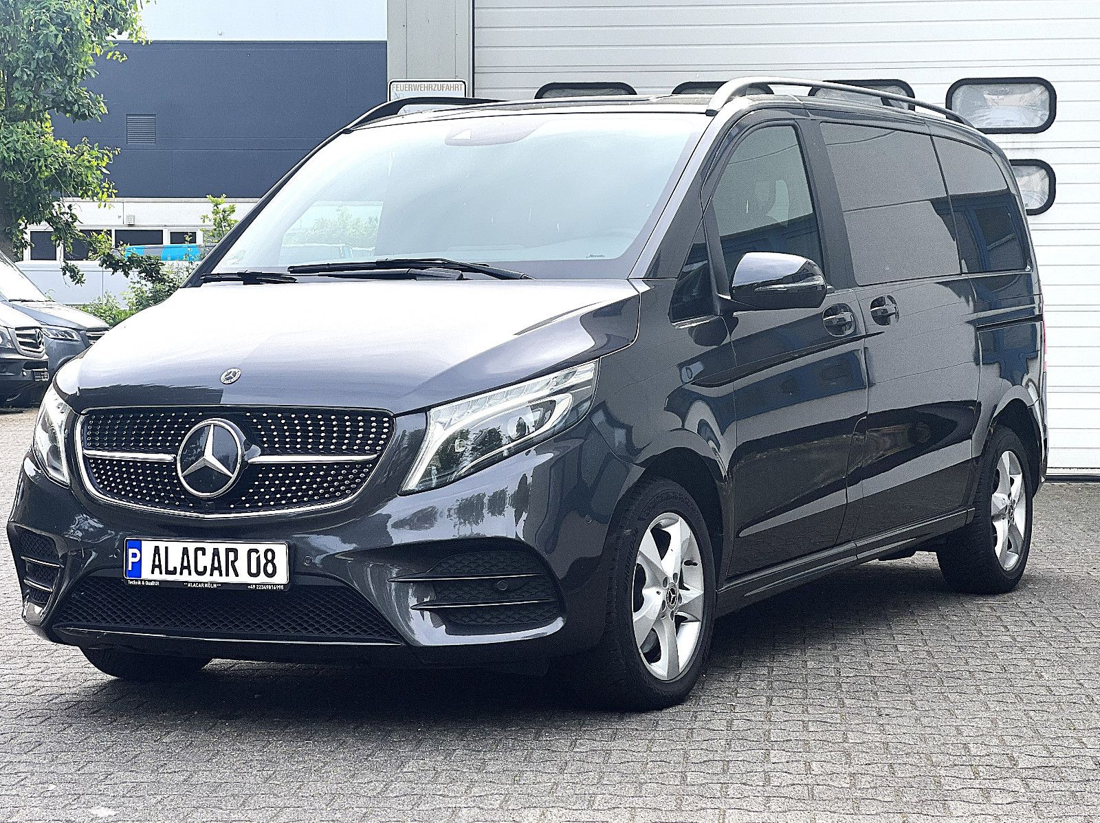 MERCEDES-BENZ V-Klasse V300 d EDITION 2021 4MATIC kompakt AMG