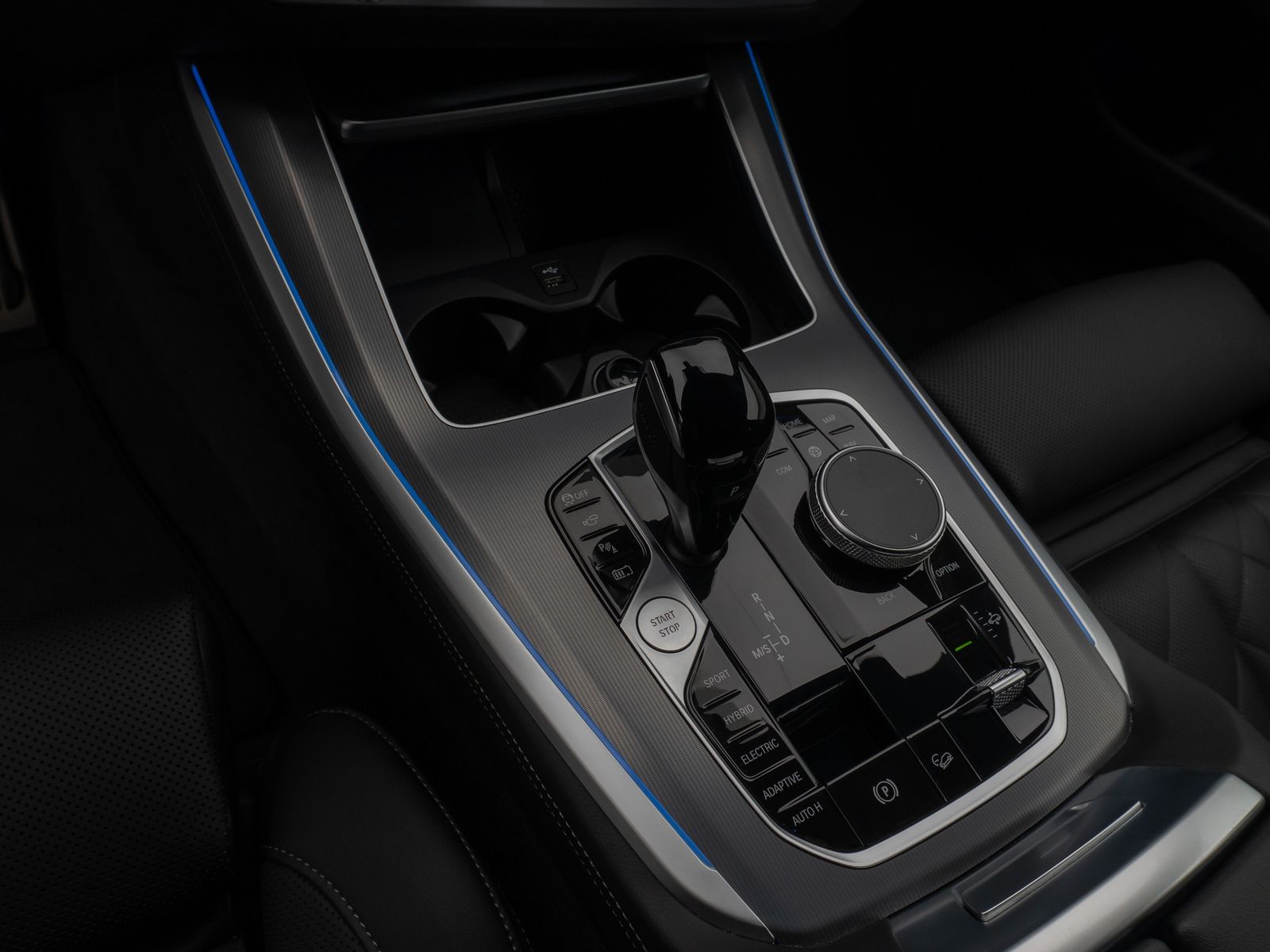 Fahrzeugabbildung BMW X5 xD45e M Sport 360°Laser HUD DAB HiFi Komfort