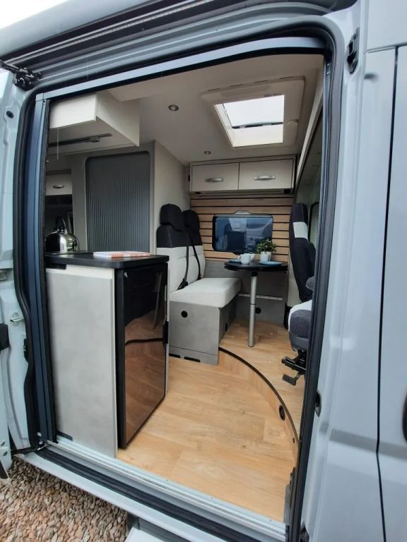 Fahrzeugabbildung Crosscamp Camper Vans CV 600 Fiat Verfüg./Sparen Sie 13.69