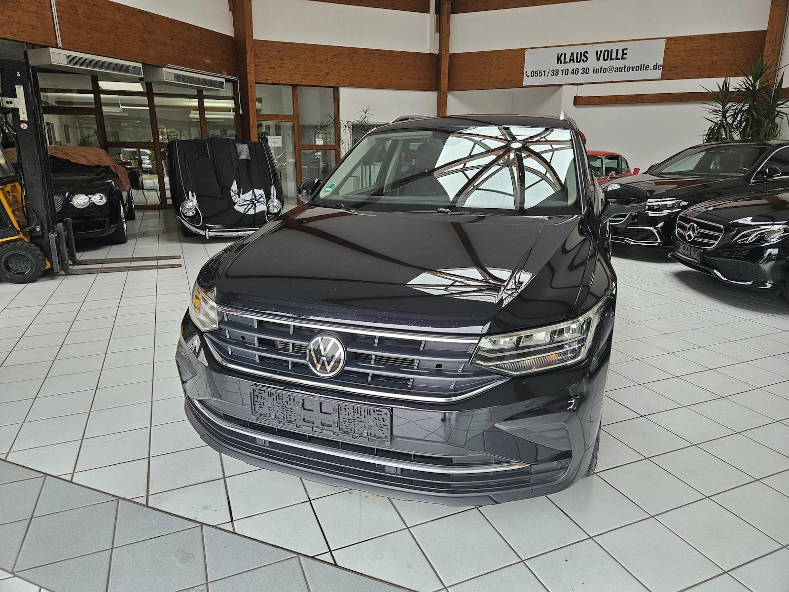 Volkswagen Tiguan 2.0 TDI ACTIVE LED ACC SHZ RFK Navi Spurh