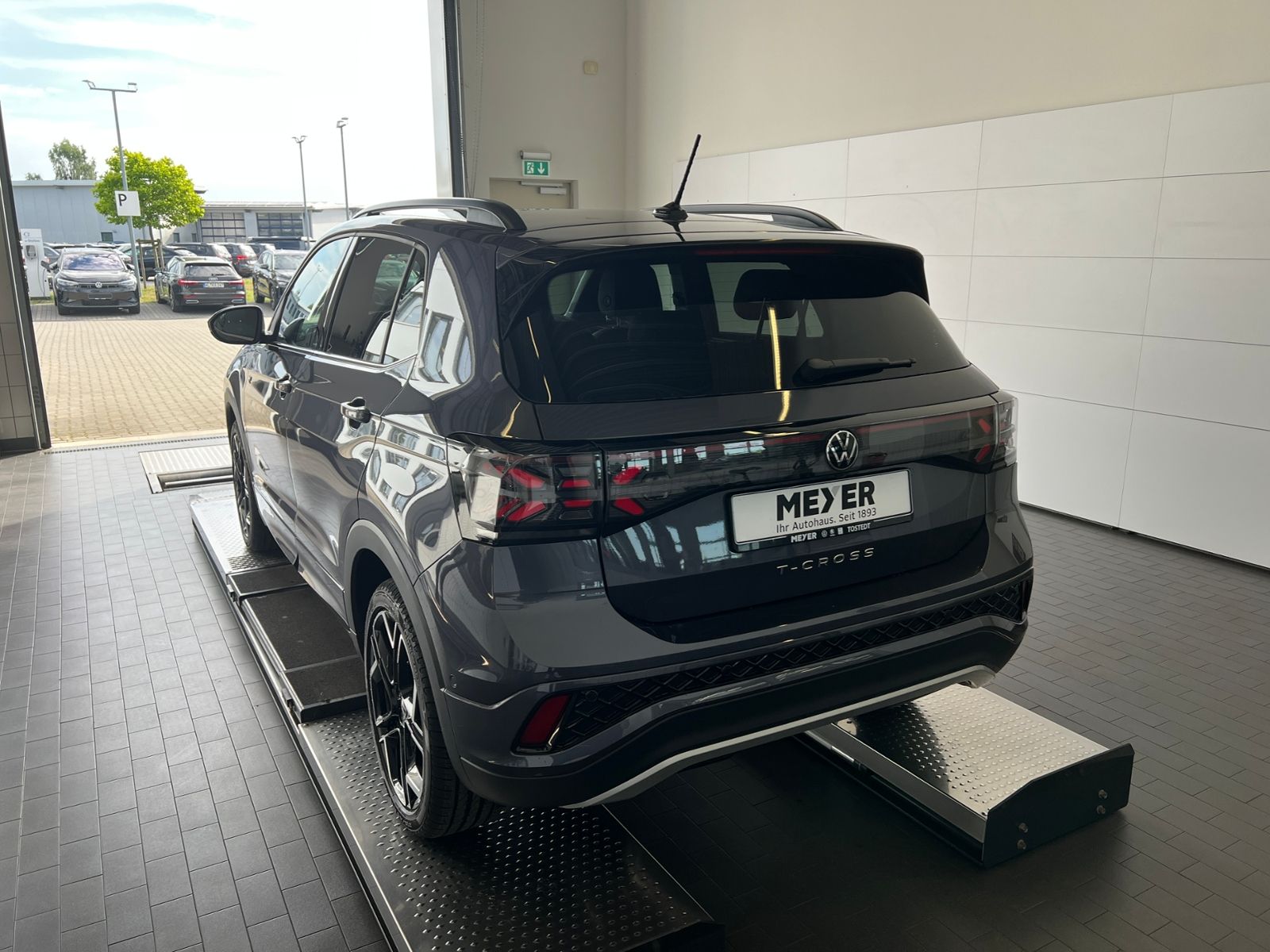 Fahrzeugabbildung Volkswagen T-Cross R-Line 1.5 TSI DSG *AHK, IQ.LIGHT, ACC,