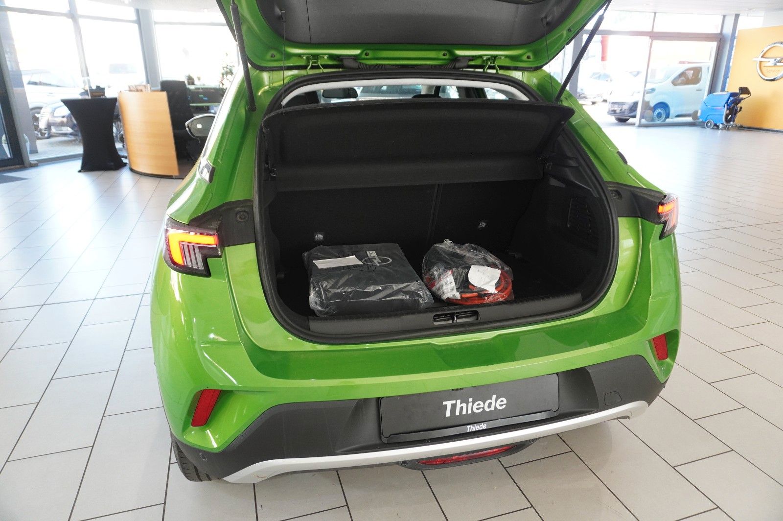 Fahrzeugabbildung Opel Mokka-e ELEGANCE 3-PHASIG NAVI/LED/KAMERA/DAB+