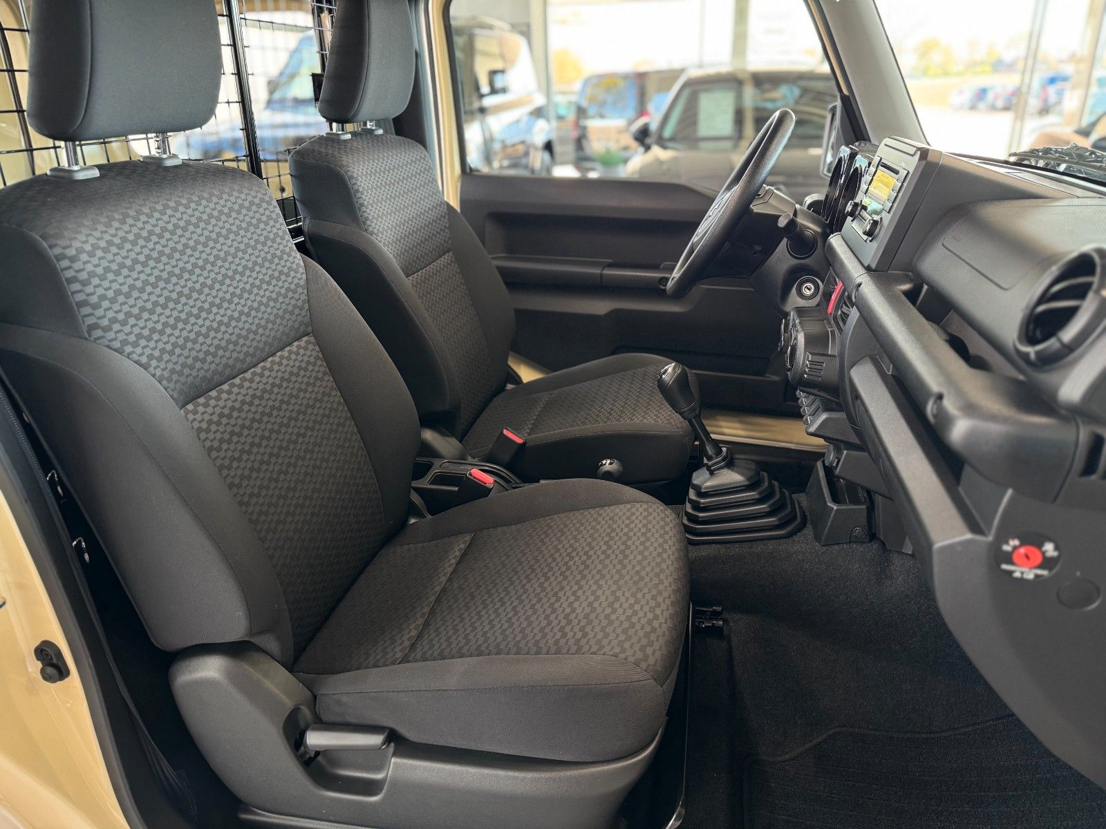Fahrzeugabbildung Suzuki Jimny 1.5 Comfort AllGrip NFZ Klima Sitzheizung