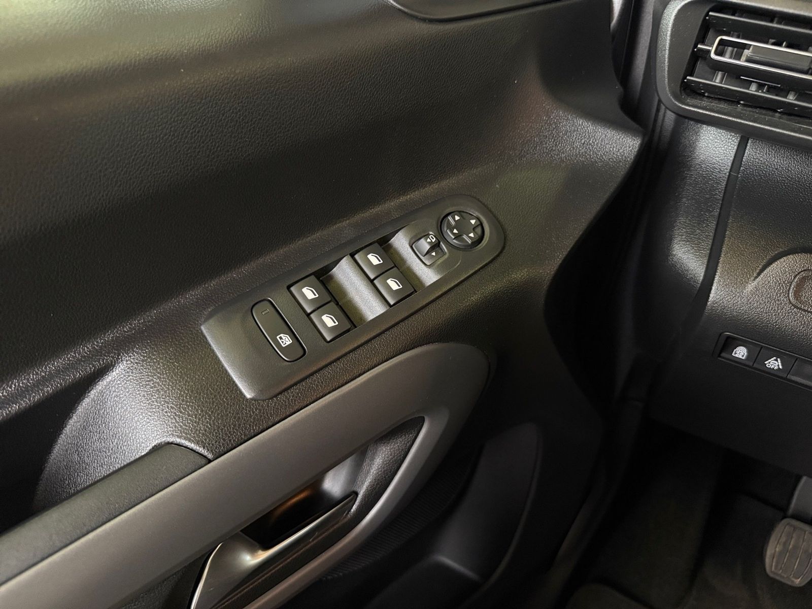 Fahrzeugabbildung Toyota Proace City Verso 1.2 L2 D Team Deutschland Navi