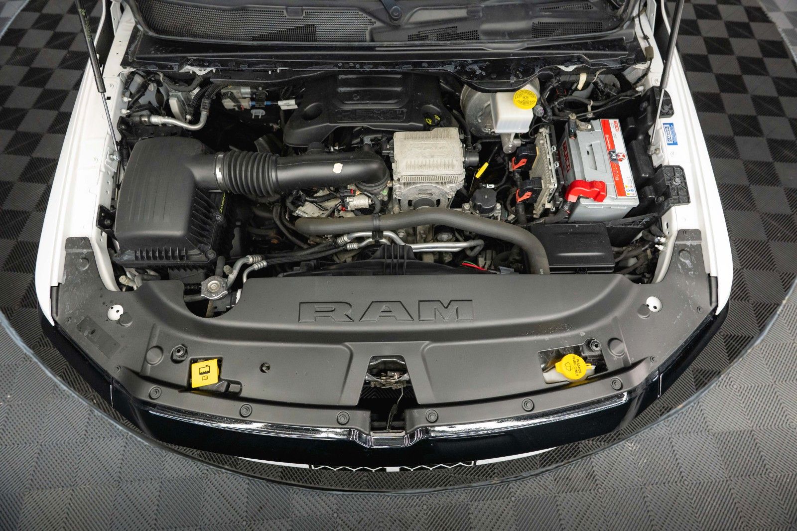 Fahrzeugabbildung Dodge RAM 5.7 V8 HEMI 4x4 OFFROAD Night AXLE LOCK 19%