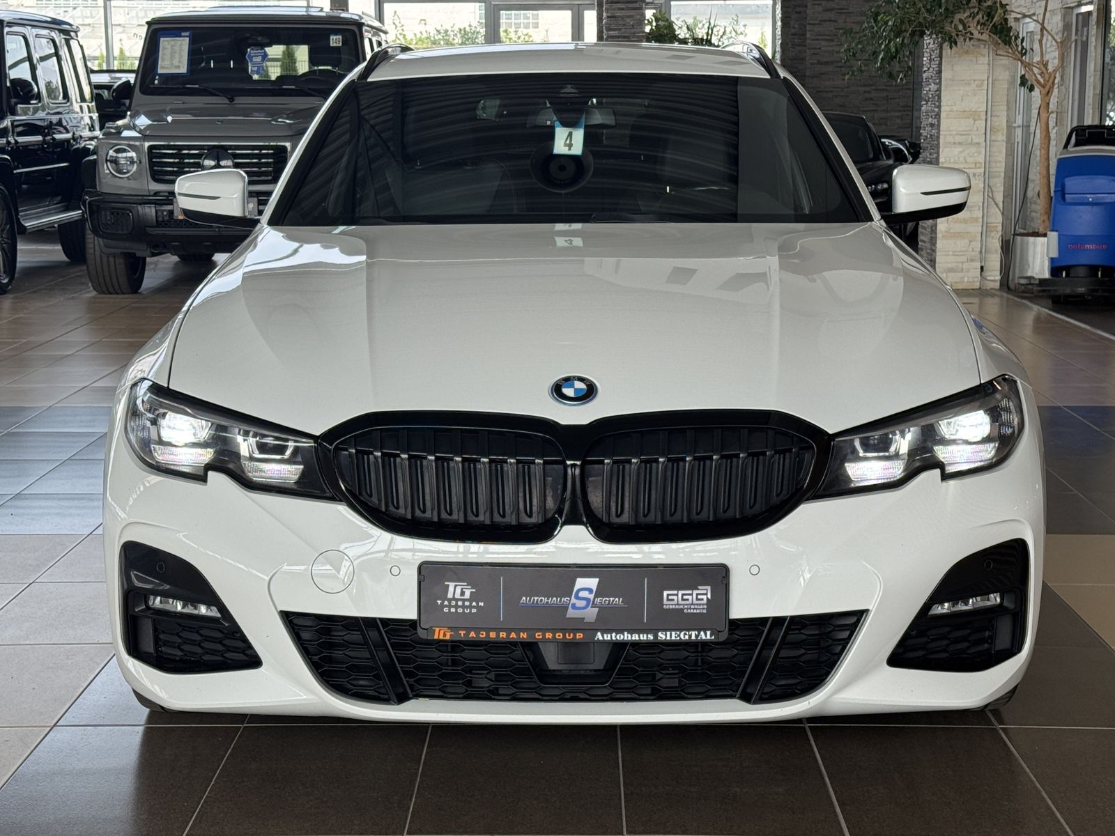 BMW 320 e M-Sport Leder Navi Ambiente LED ACC AHK imagem 2