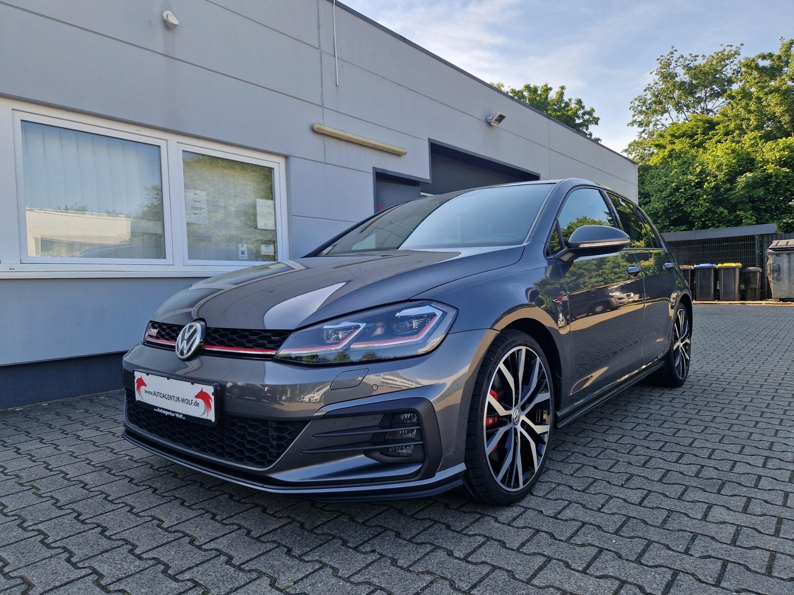 Volkswagen Golf GTI "Performance" 2,0 l TSI DSG *Standheizu