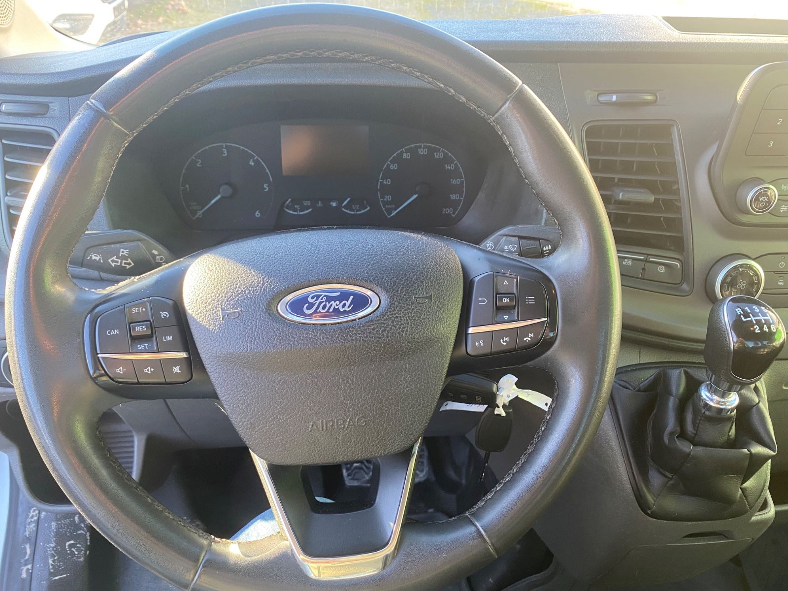 Fahrzeugabbildung Ford Transit Pritsche 350 L3 Einzelkabine Trend,AHK