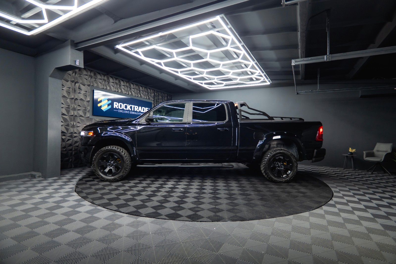 Fahrzeugabbildung Dodge RAM 3.0 MY 25 TWIN TURBO Offroad Night ACC 19%