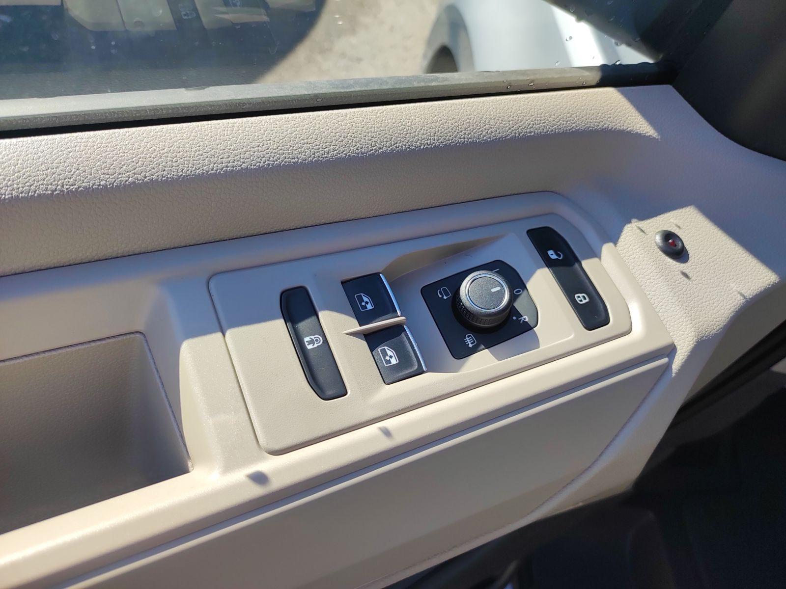 Volkswagen T7 Multivan 2.0 TDI Edition LÜ DSG *PANO*HuD*