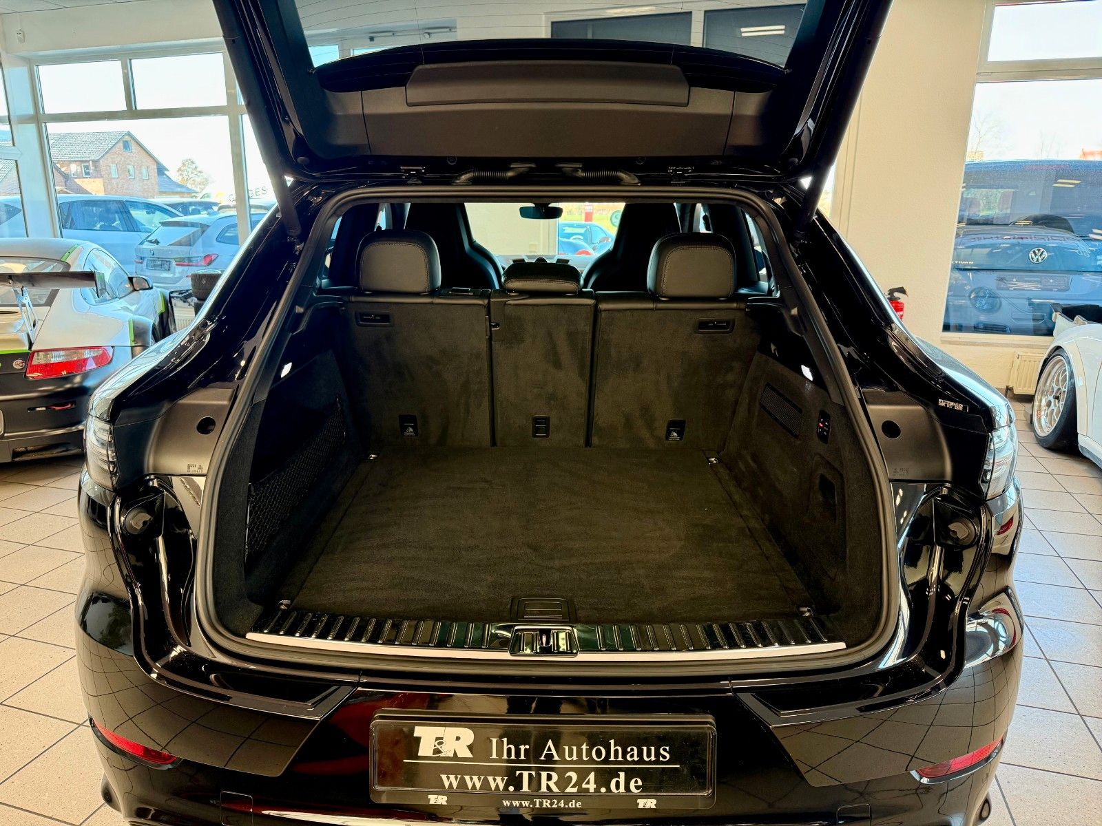 Fahrzeugabbildung Porsche Cayenne GTS Coupe SportDesign/HeadUP/ACC/Keyless