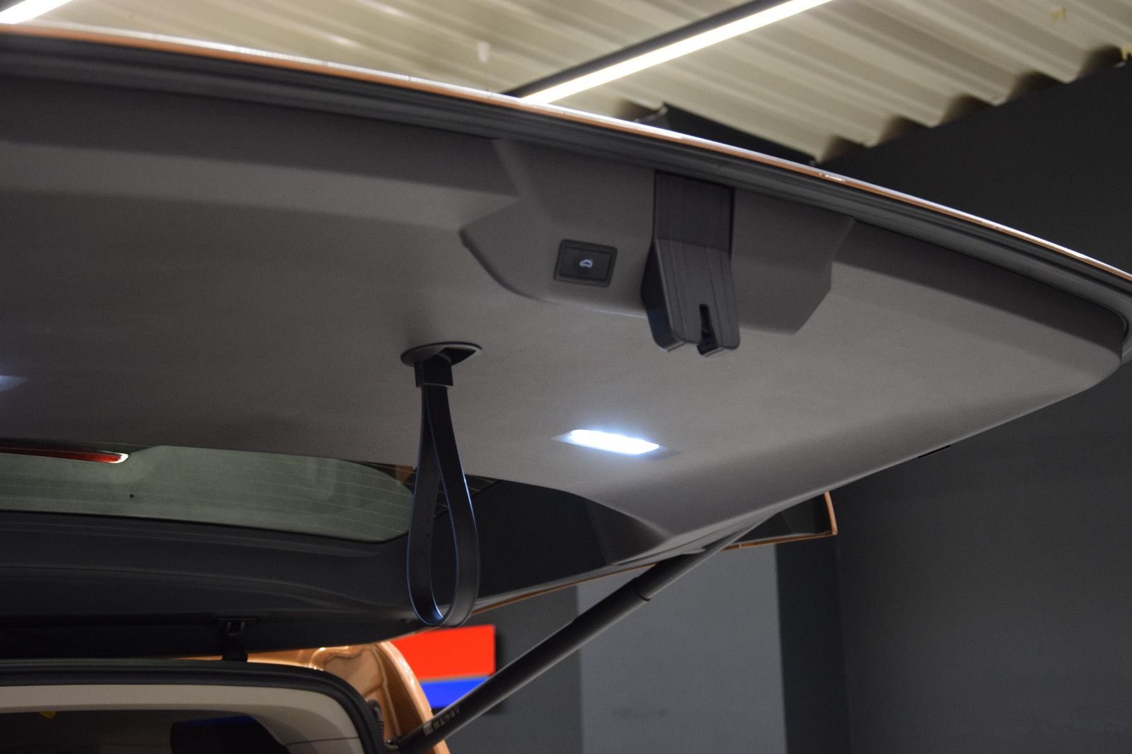 Fahrzeugabbildung Volkswagen T7 Multivan Style 7-Sitze HuD AHK Alcantara LED