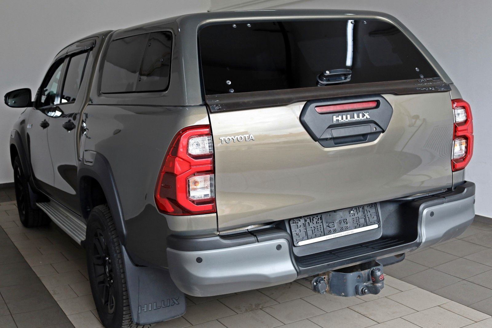 Fahrzeugabbildung Toyota Hilux 2.8 D-4D Invincible,Navi,ACC, HardTop, AHK