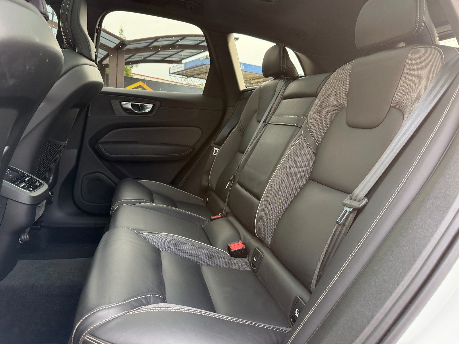 VOLVO XC 60 XC60 R Design AWD 360°/PANO – Ansicht 23