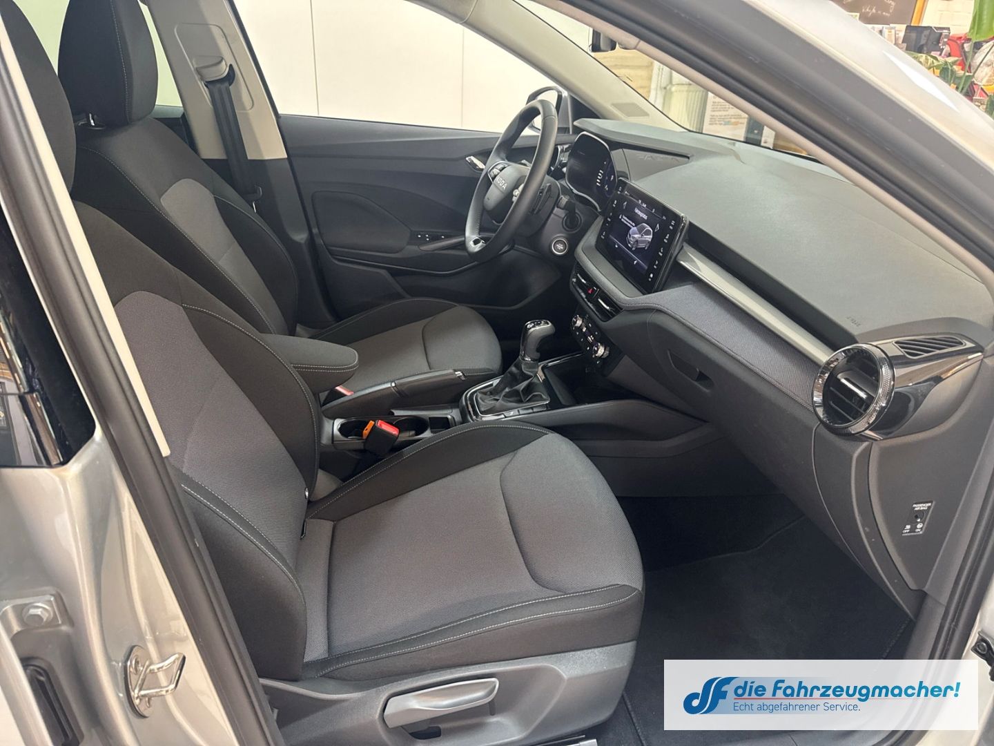 Fahrzeugabbildung SKODA Fabia Tour Automatik Navi DigiCockpit LED Apple