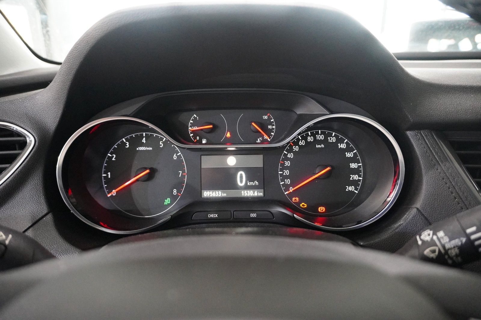Fahrzeugabbildung Opel Grandland (X) 1.2T INNOV. NAVI/LED/KAMERA/PANO.