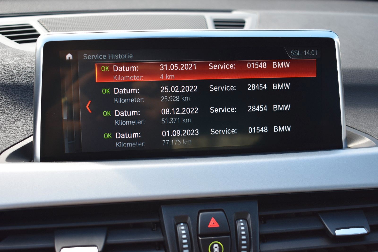 Fahrzeugabbildung BMW X1 xDrive 20 d Advantage AHK H&K