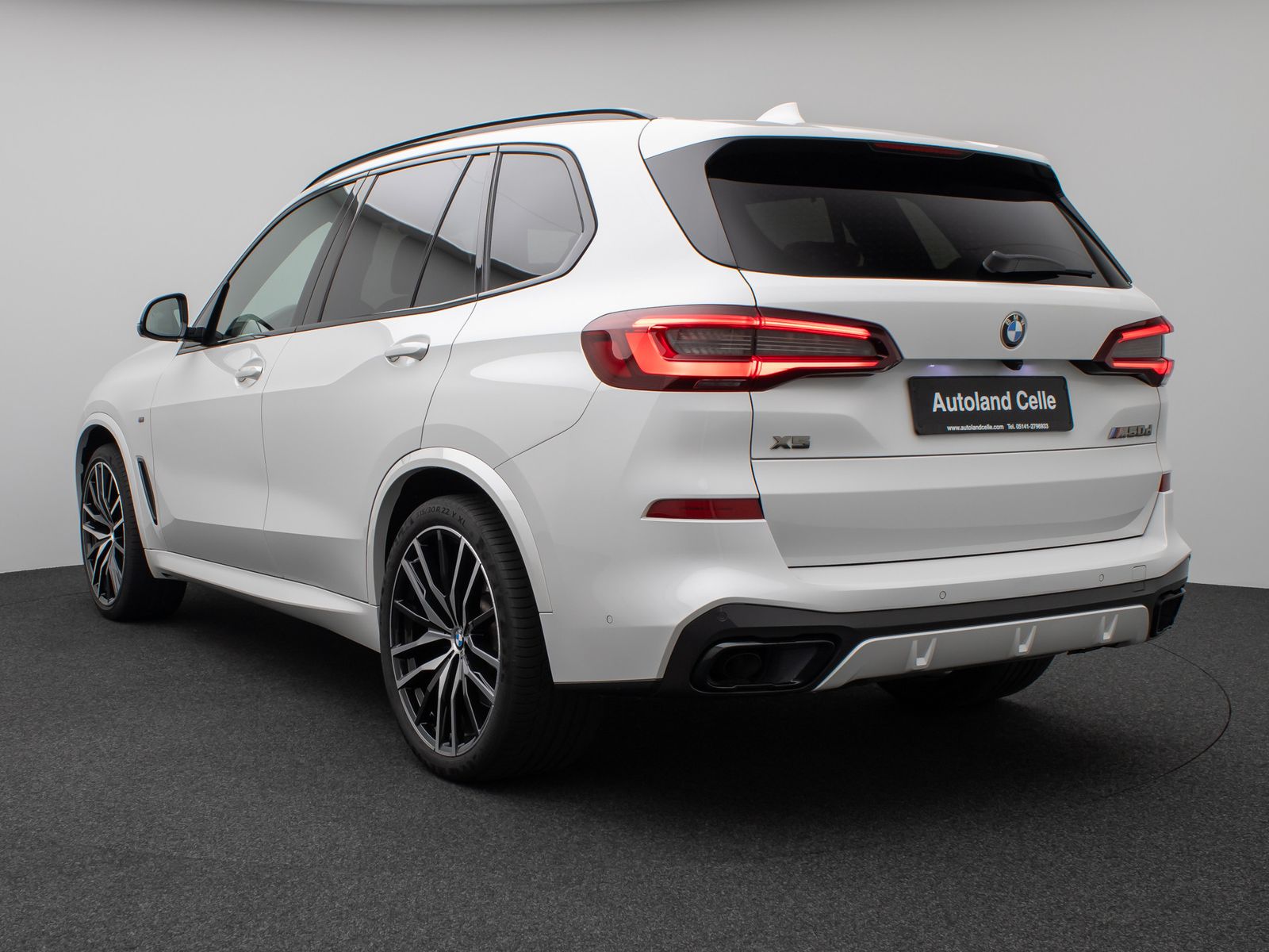 Fahrzeugabbildung BMW X5 M50d Panoram Laser 360°HUD H/K SoftCl AHK 22"