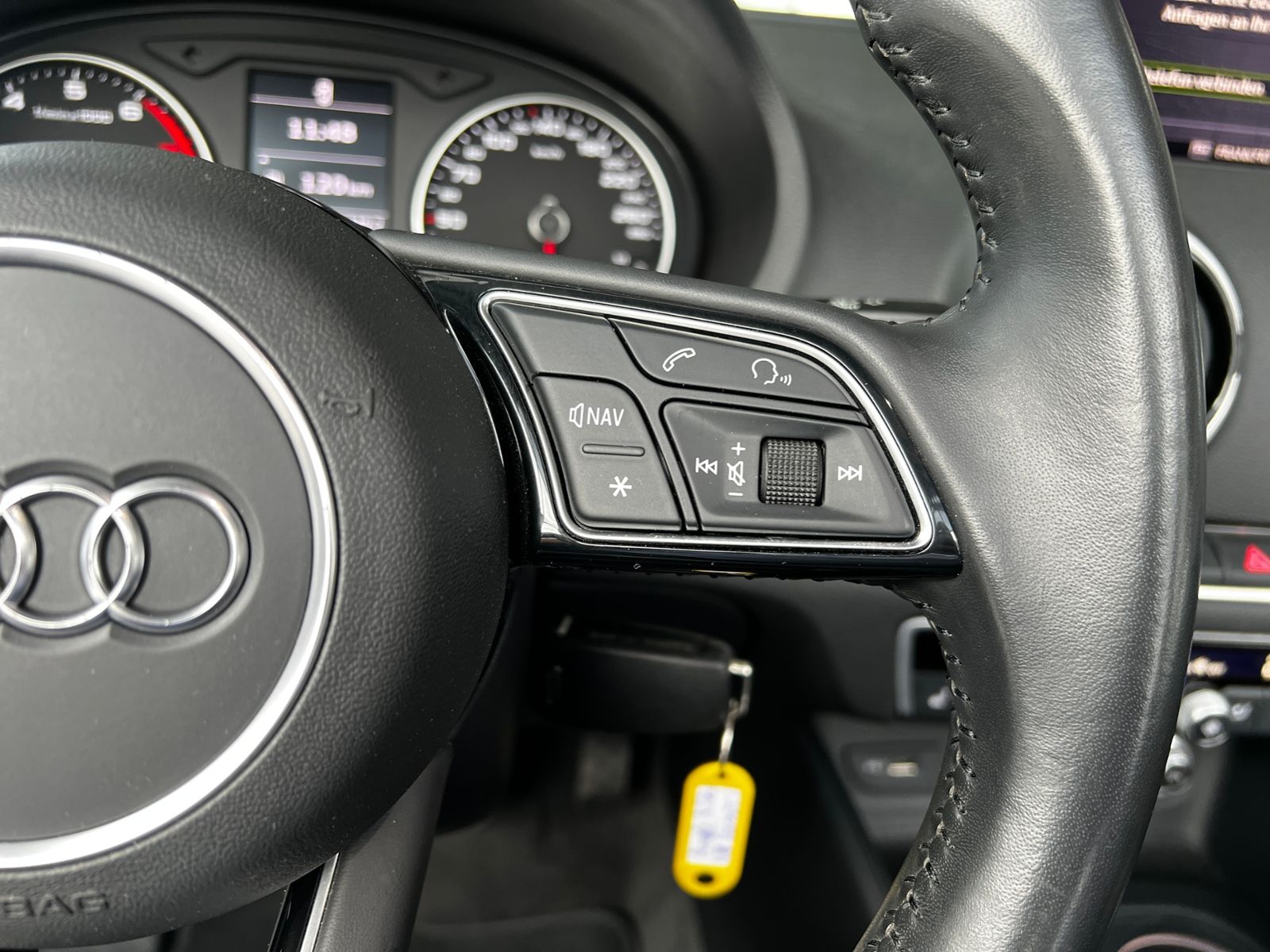 Fahrzeugabbildung Audi A3 Cabriolet sport AHK LED XENON NAVI