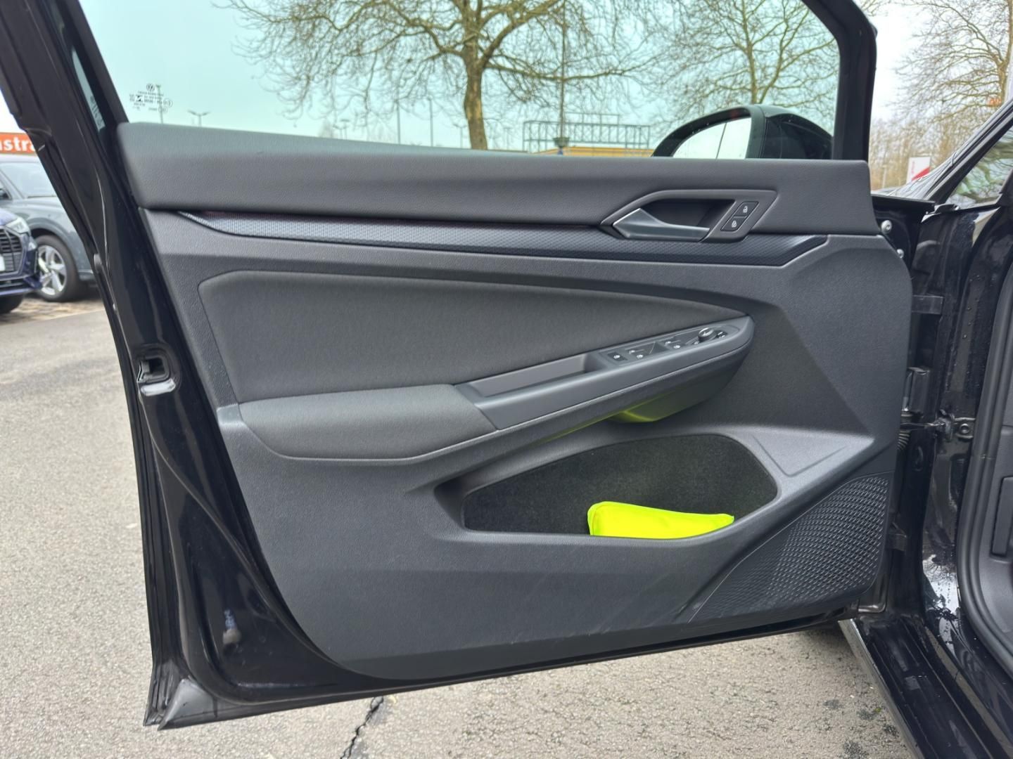 Fahrzeugabbildung Volkswagen Golf United VIII UNITED 1,5 l TSI,Navi,Rückf.-Ka