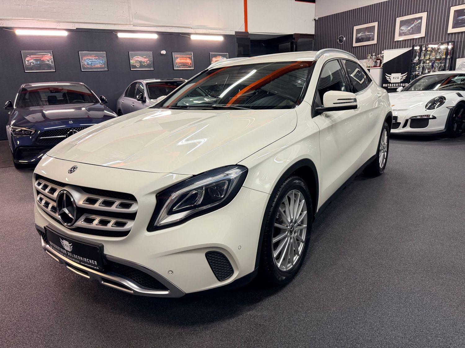 Mercedes-Benz GLA 200 7G-DCT Urban NAVI/LEDER/LED/KAMERA/PARKT