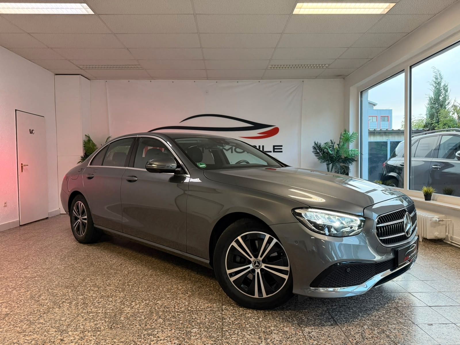 Mercedes E 200 - 1