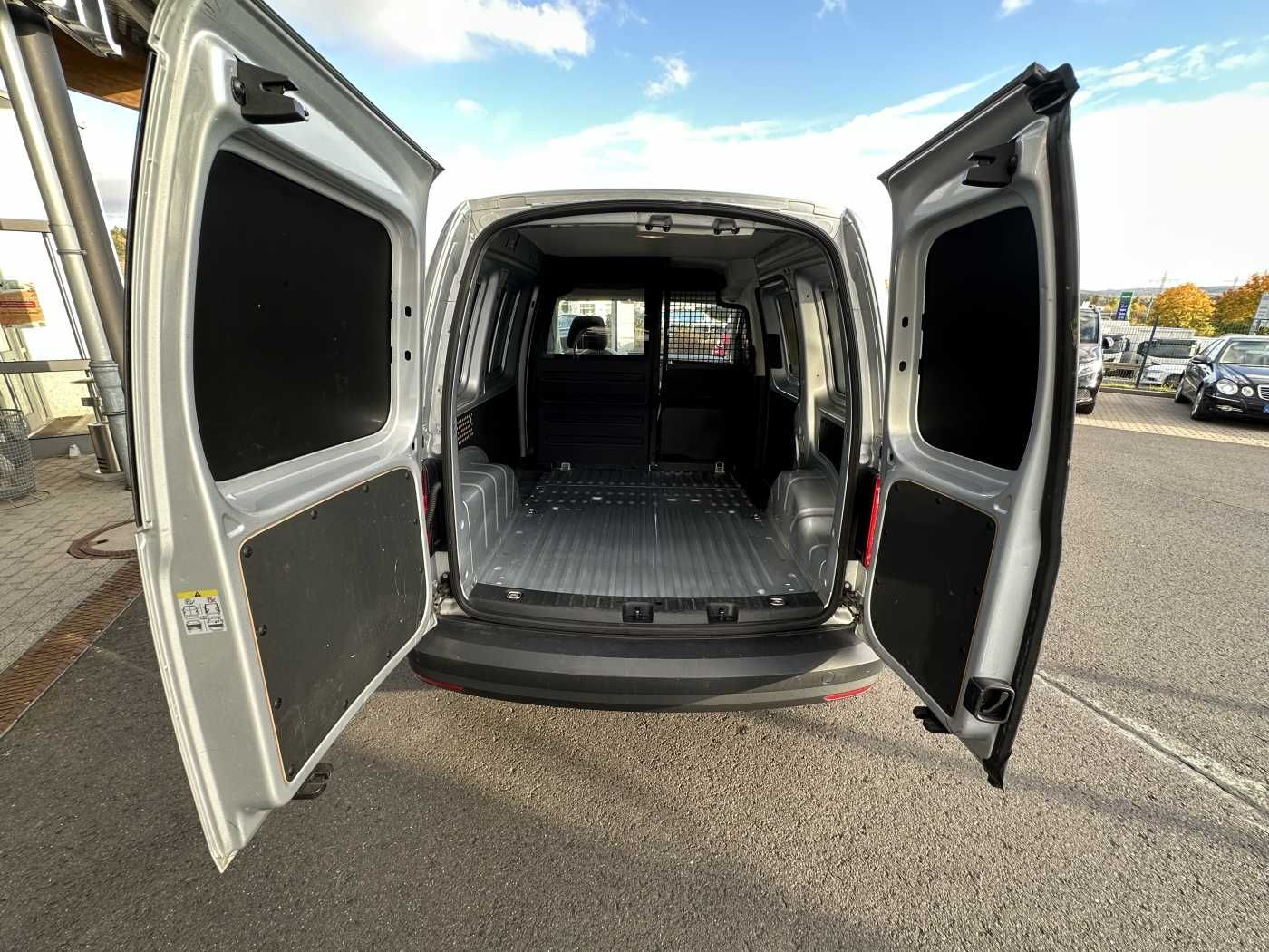 Fahrzeugabbildung Volkswagen Caddy 1.6 TDI Klima Navi 8Räder Trennwand klappb