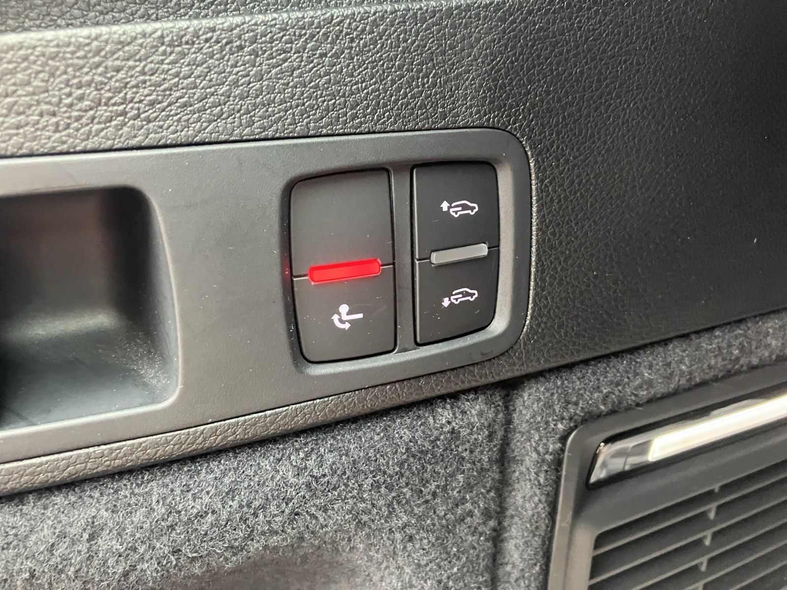 Fahrzeugabbildung Audi Q5 40 TDI advanced quattro Matrix AHK Navi AVC A