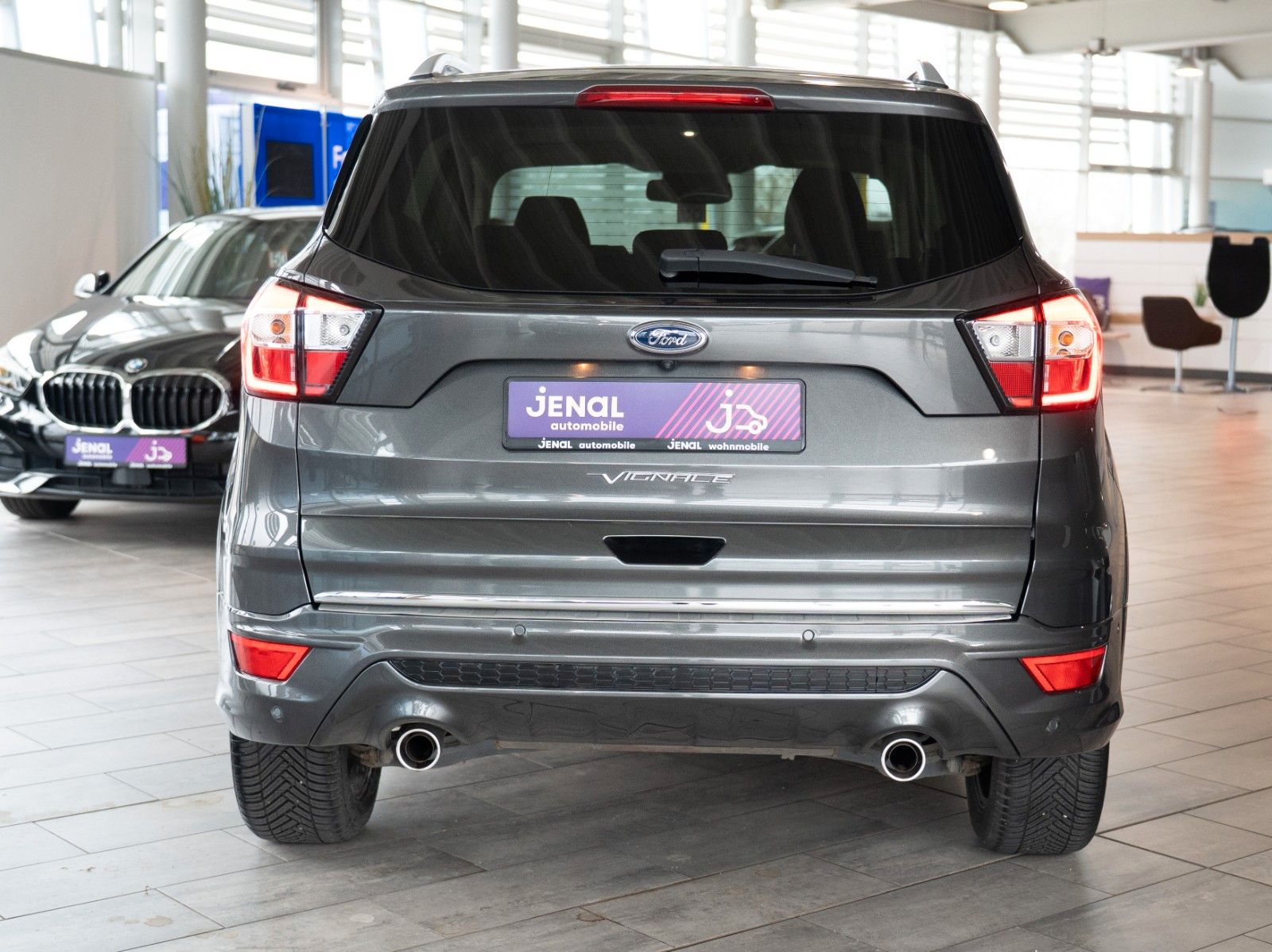 Fahrzeugabbildung Ford Kuga Vignale/4x4/AUTOMATIK/KAMERA/NAVIGATION/LED