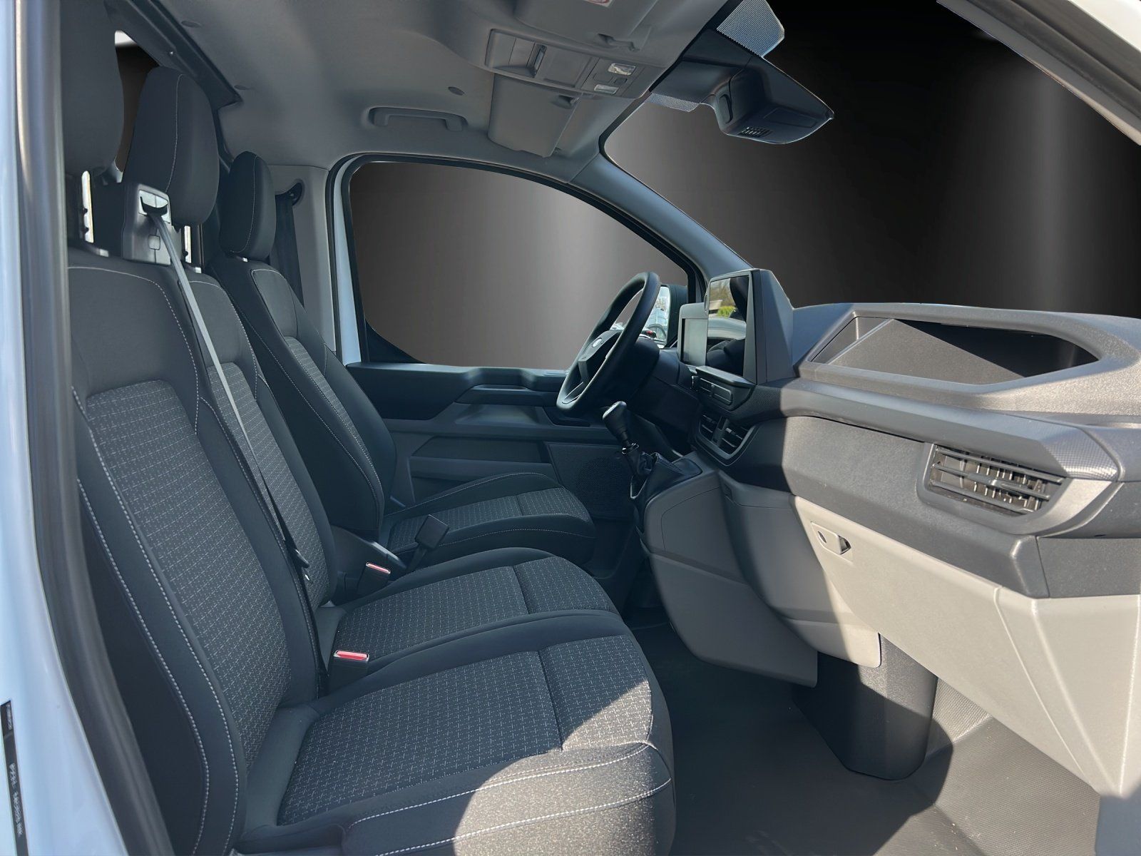 Fahrzeugabbildung Ford Transit Custom 280L1 AHK GJR LED Navi PDC