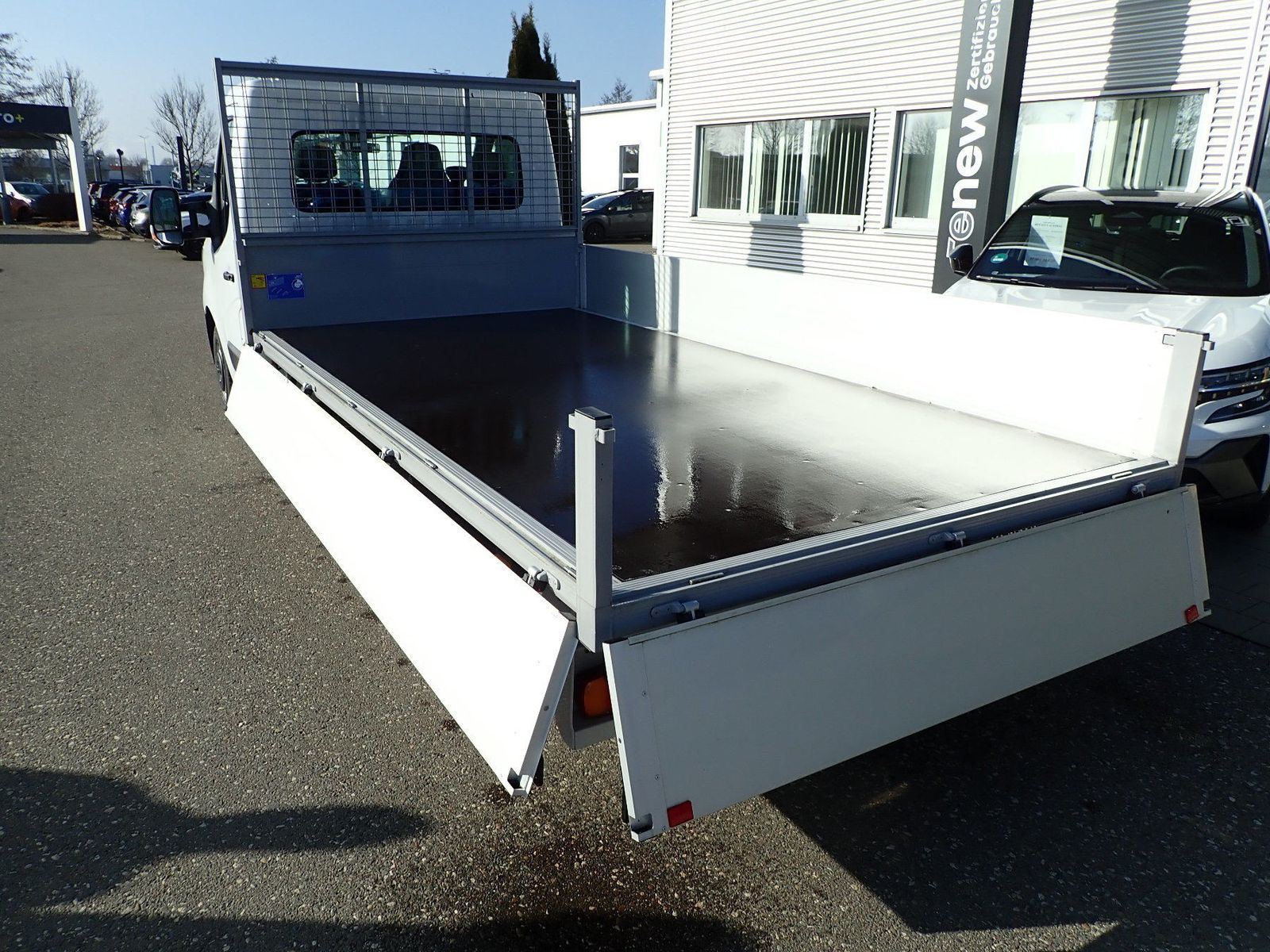 Fahrzeugabbildung Renault Master Pritsche/L3H1 3.5t/Einzelkabine