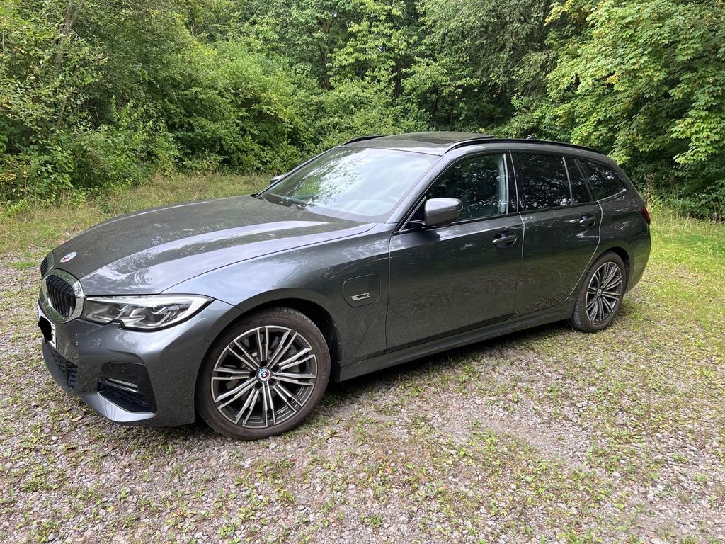 Image of BMW 330