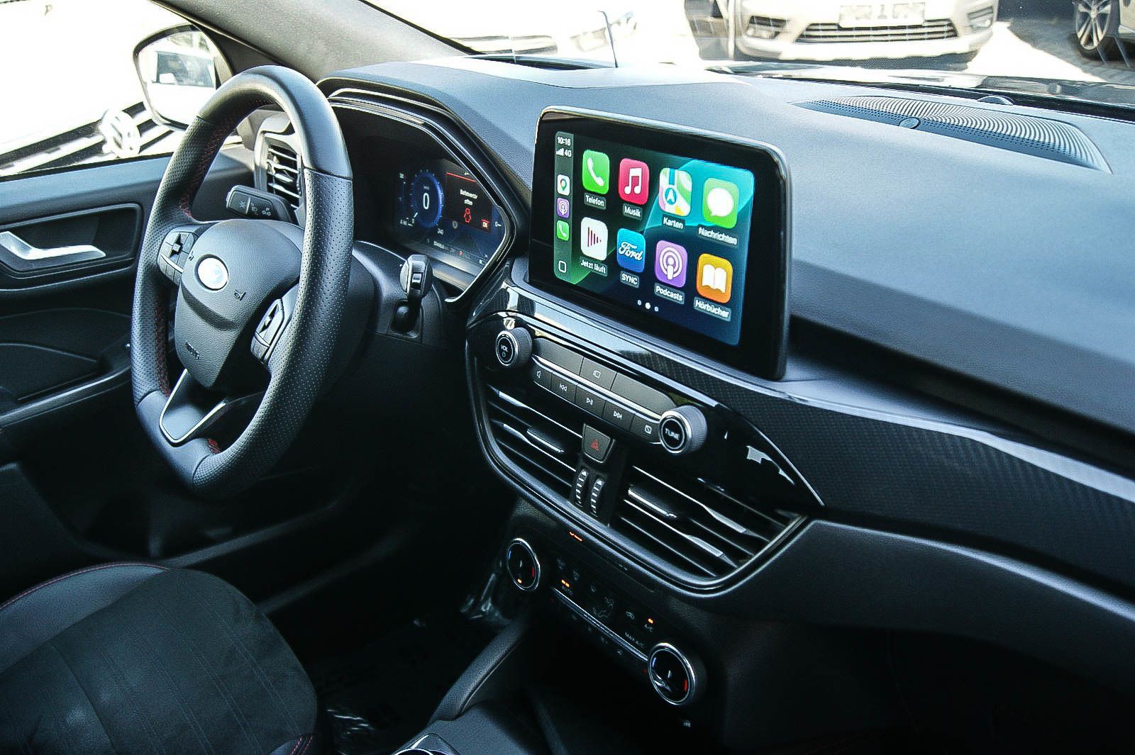 Fahrzeugabbildung Ford Kuga Plug-In Hybrid ST-Line X BODY-STYLE-PAKET