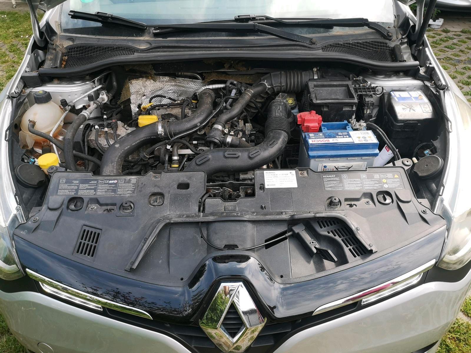 Renault Clio 2015 — салон
