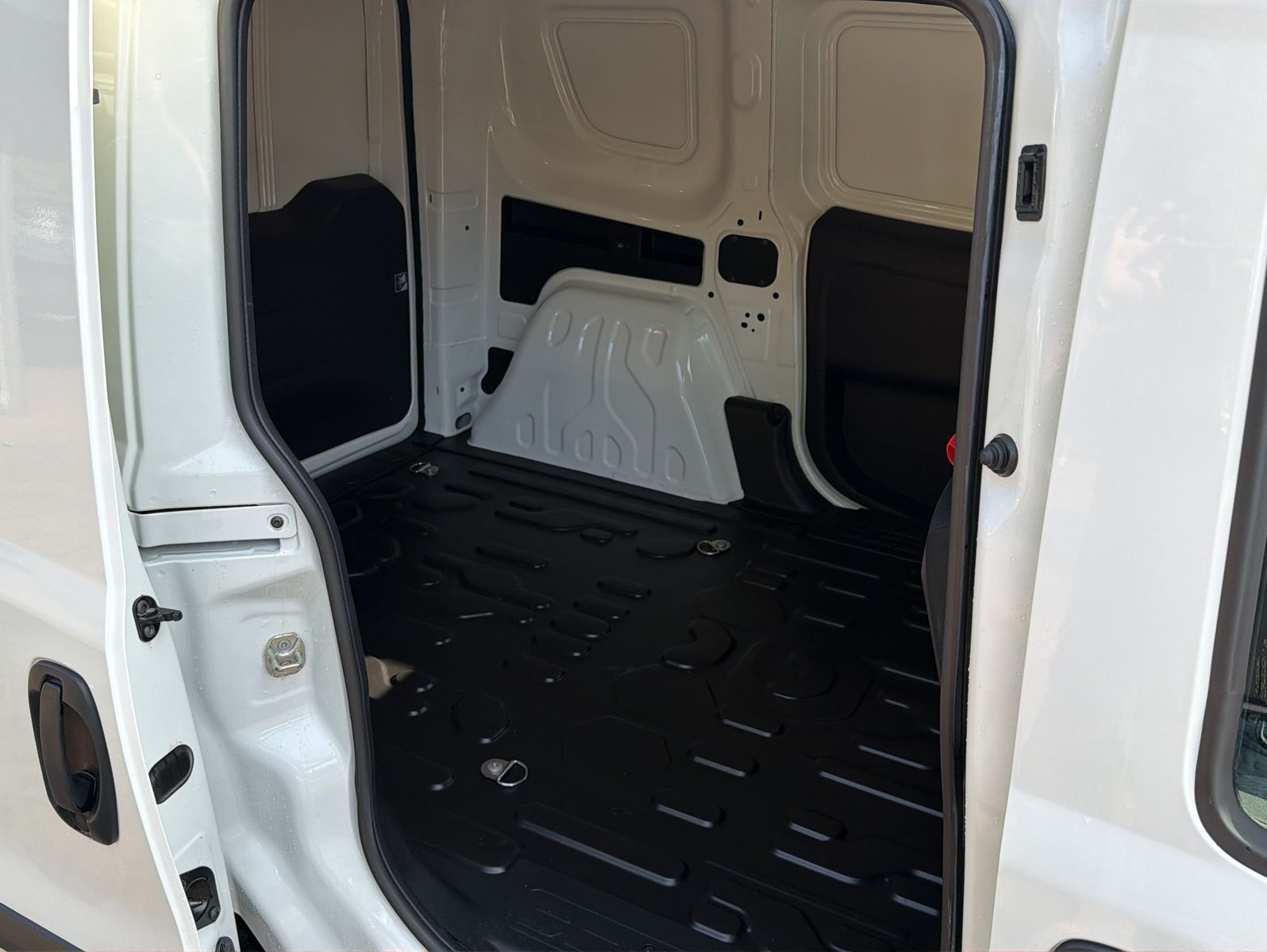 Fahrzeugabbildung Fiat Doblo 1.6 SX 3 Sitze NAVI KAMERA GARANTIE 12/202