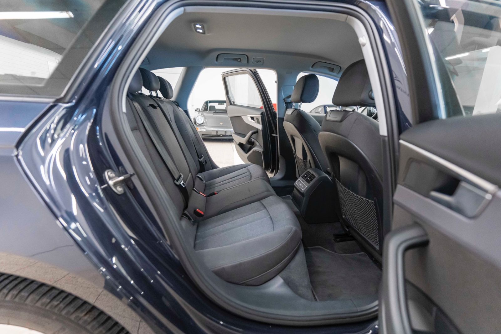 Fahrzeugabbildung Audi A4 Avant Quattro H&K ACC TOTW SHZ PDC NAV