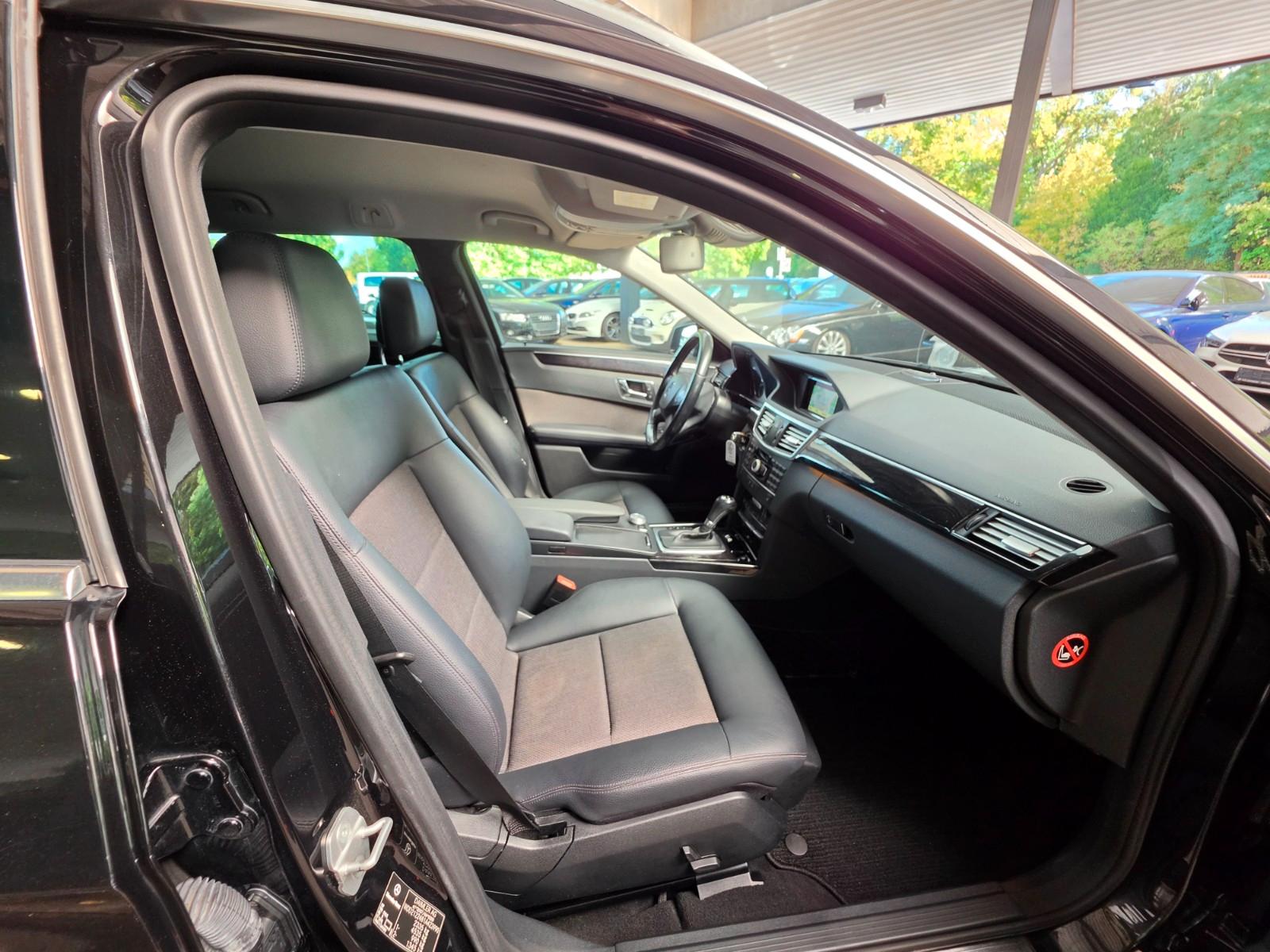 Mercedes-Benz E200 2011 — photo 12