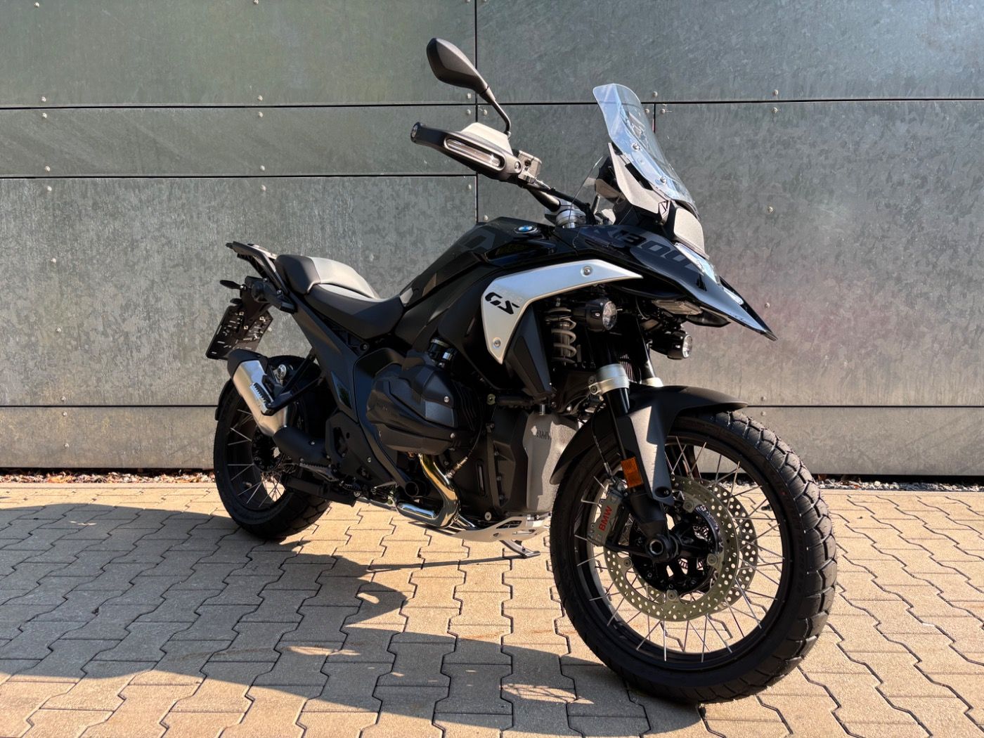 Fahrzeugabbildung BMW R 1300 GS Triple Black ASA inkl. Zubehörgutschei