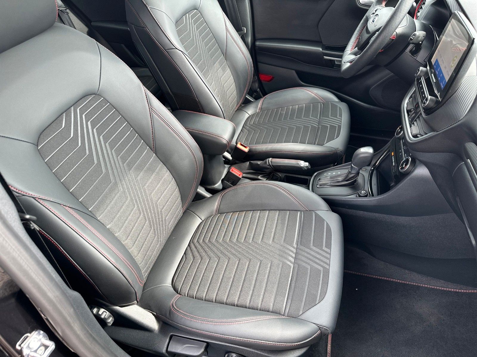 Fahrzeugabbildung Ford Puma Hybrid ST-Line X Assistenz-&Winter-Paket