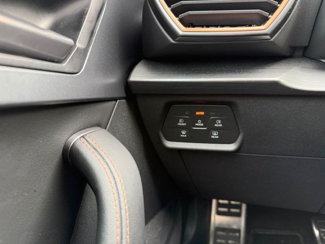 Leon ST VZ 4Drive 2.0l TSI Pano Leder AHK Beats