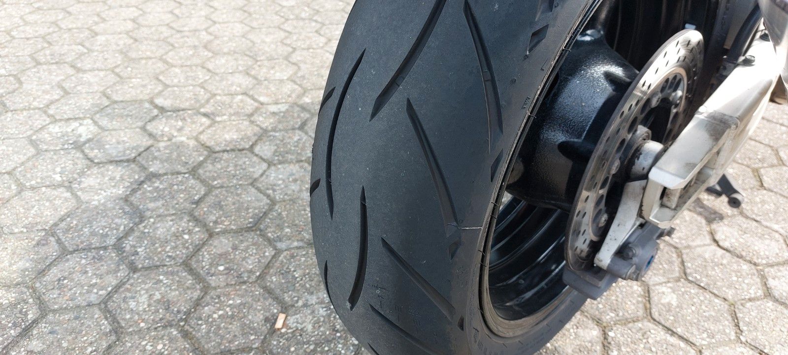 Fahrzeugabbildung Yamaha FZS 1000  1. Hand  inkl Zahnriemen/ Bos u.v.m