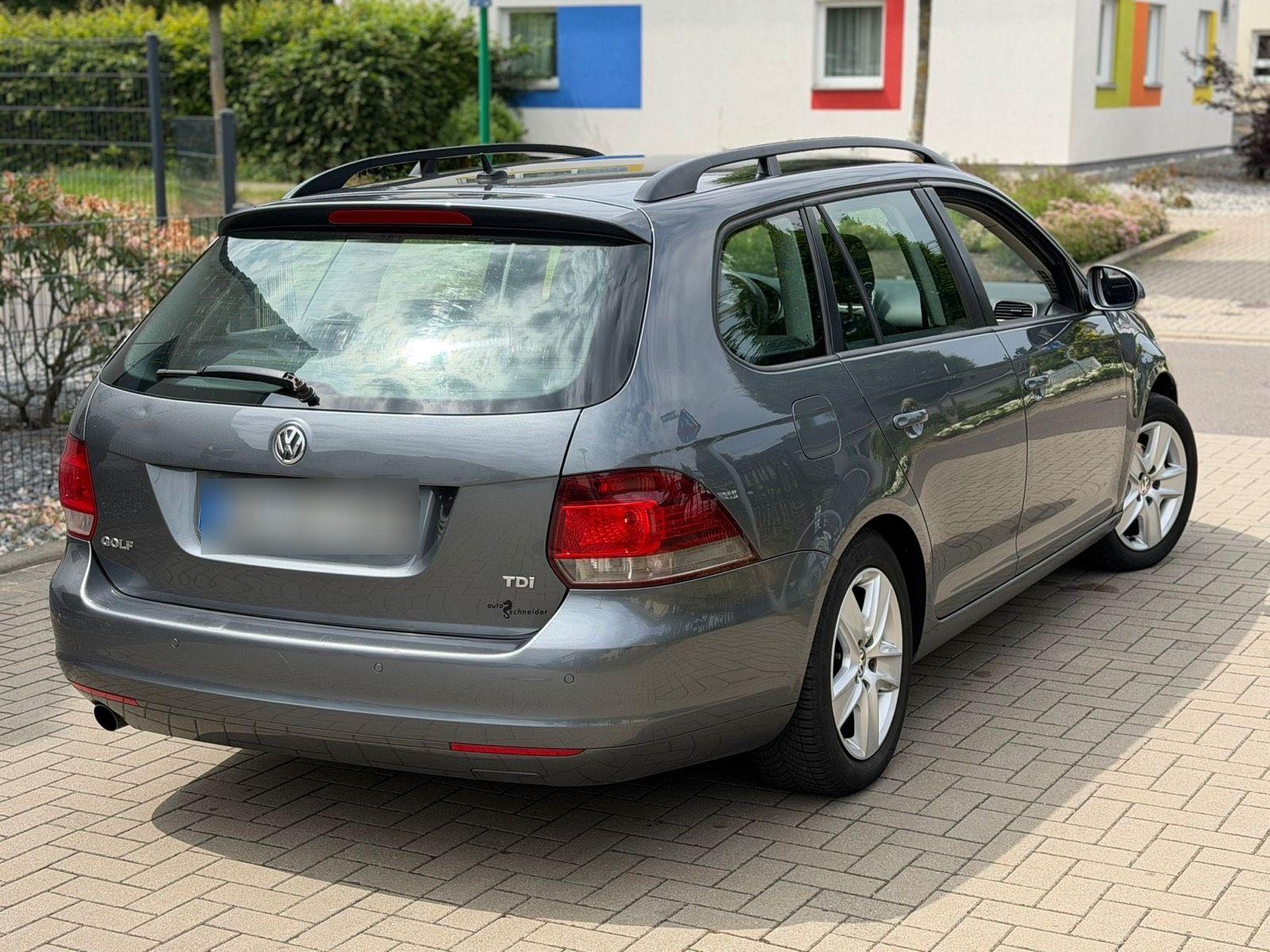 Volkswagen Golf 2011 — engine 105 HP (77kW)