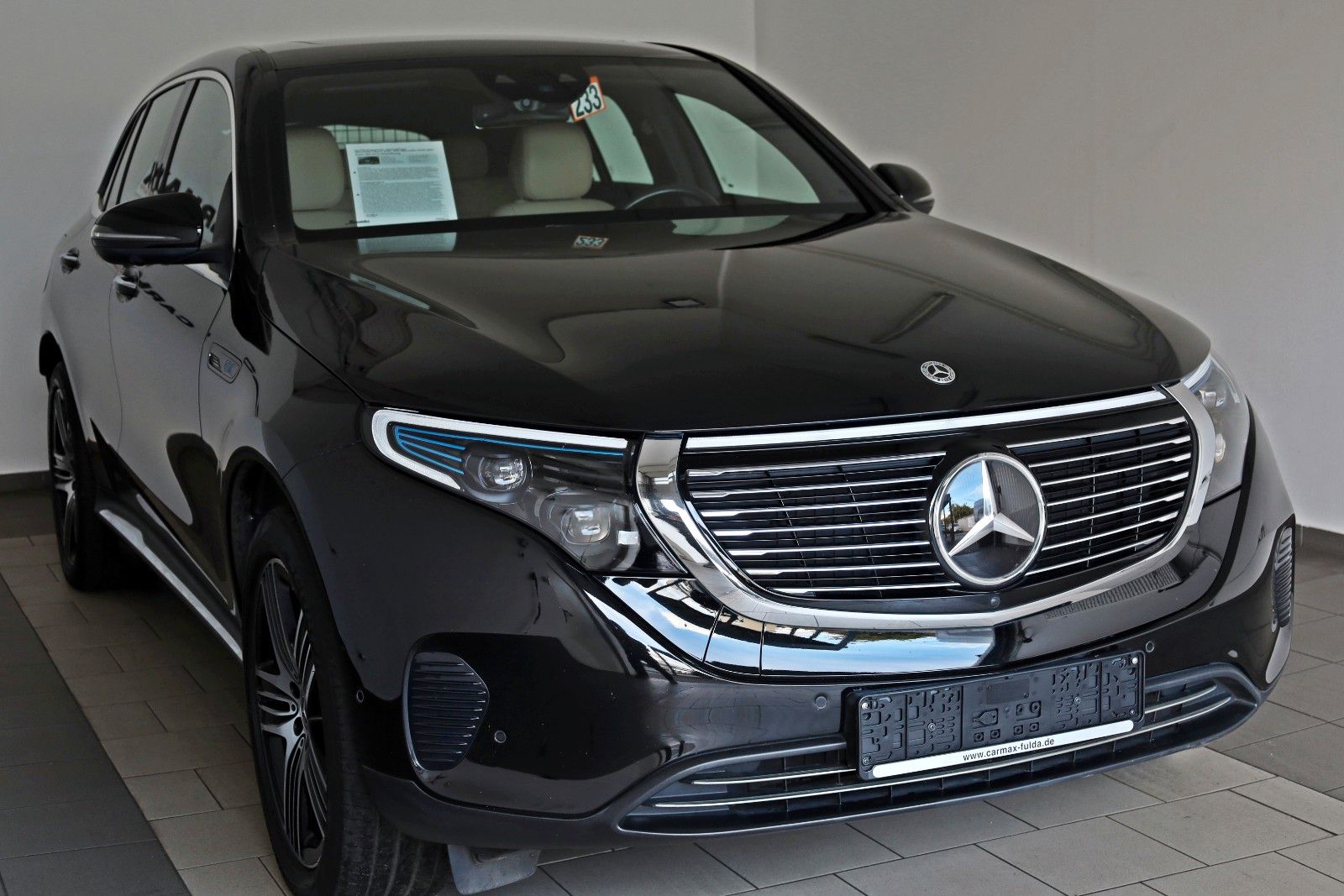 Fahrzeugabbildung Mercedes-Benz EQC 400 4M,Leder,HUD,360°Kam.,SD,ACC,Sitzlüftung