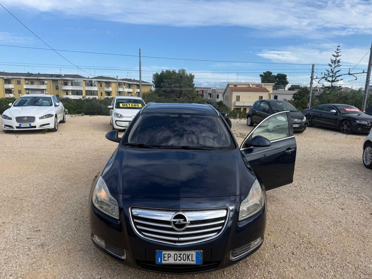 Opel Insignia 2013 — rear view