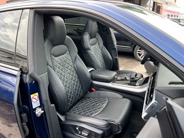 Audi Q8 - 11