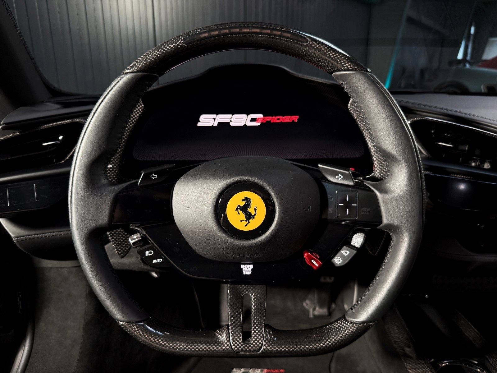 Fahrzeugabbildung Ferrari SF90 + Grigio Ferro + 2.257 km + Lift + Daytona