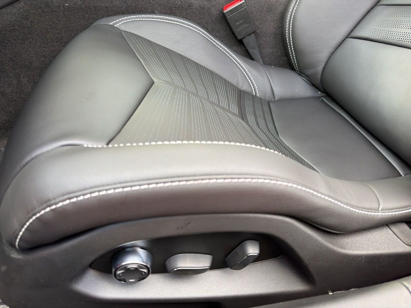 Fahrzeugabbildung Corvette C8 Corvette Convertible 6.2 V8 MY2026 3LT Faceli