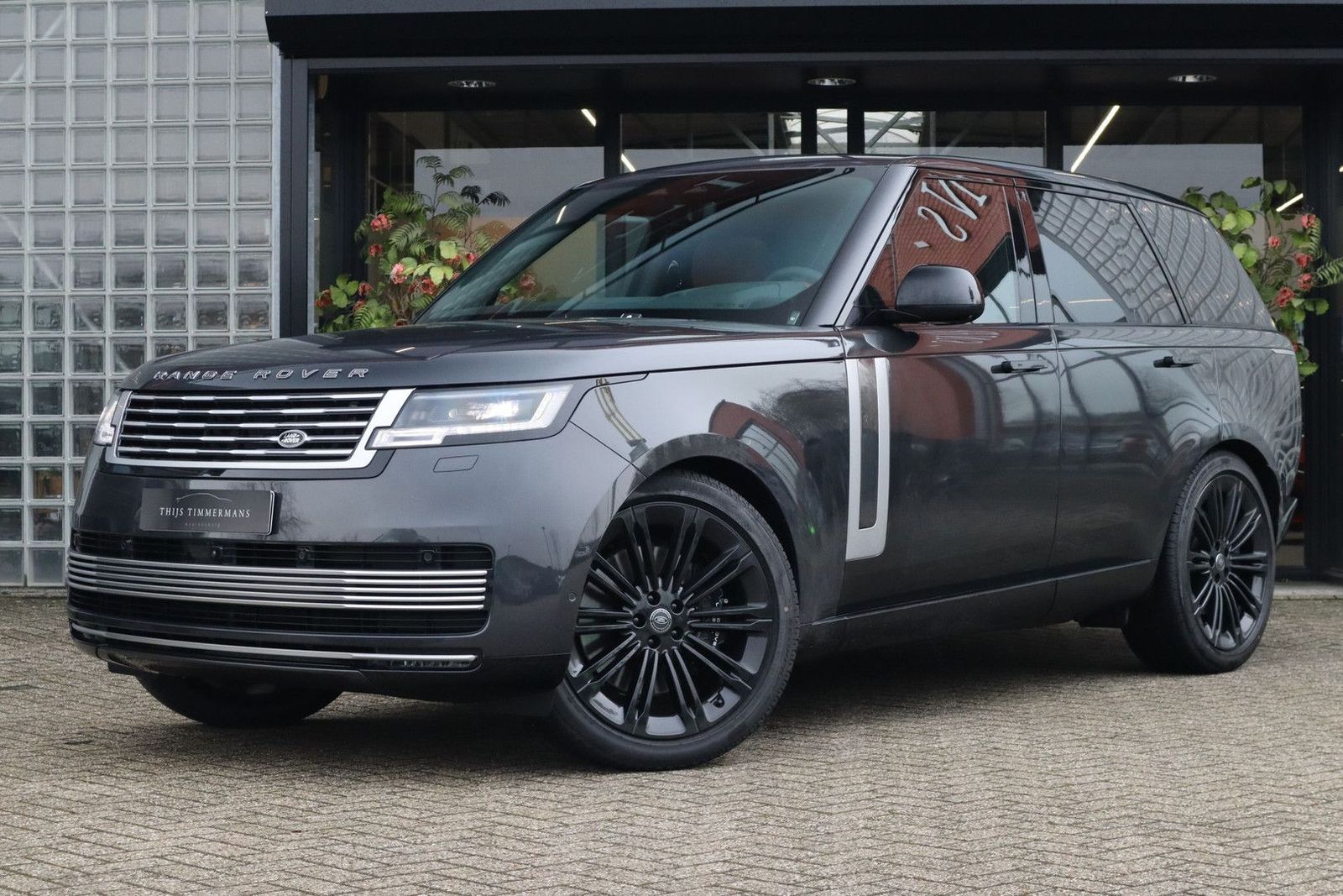 Land Rover Range Rover P615 SV | Meridian Signature Audio,