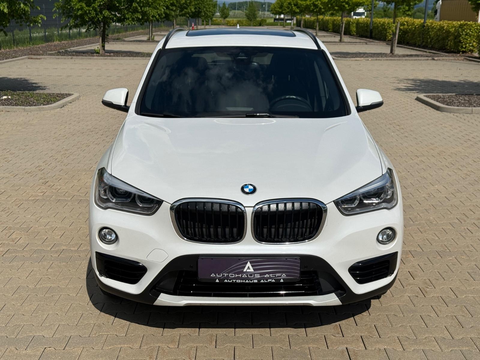 BMW X1 xDrive 20 d Sport Line/Pano/AHK/8-Fach/Memory