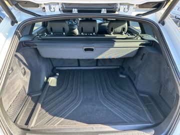 Fahrzeugabbildung BMW 320d M-Paket ShadowLine*Kamera*Navi.Proff*SHZ*